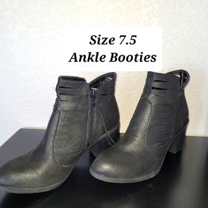 Black Foam Memory Comfort Ankle Booties 7.5 BNIB